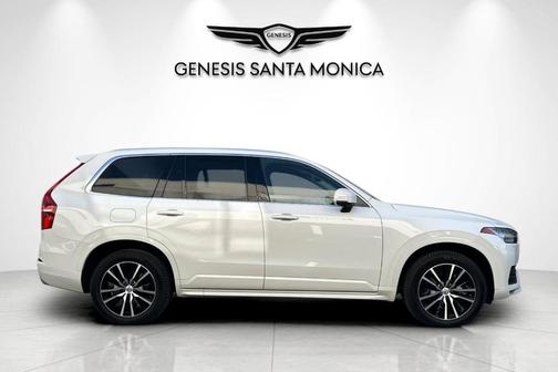 Crystal White Metallic 2020 Volvo XC90 T6 Momentum 7 Passenger