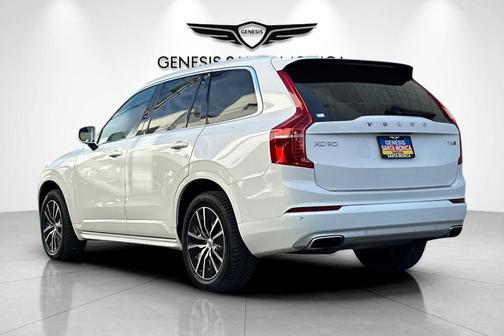 Crystal White Metallic 2020 Volvo XC90 T6 Momentum 7 Passenger