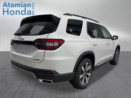 2025 Honda Pilot Touring 8-Passenger