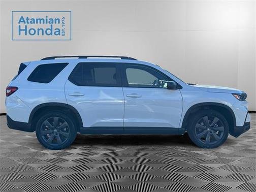 2023 Honda Pilot AWD Sport