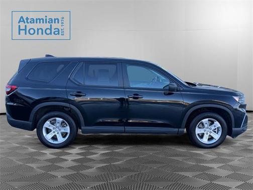 2023 Honda Pilot AWD LX