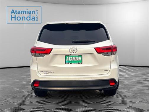 2019 Toyota Highlander LE