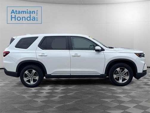 2023 Honda Pilot AWD EX-L 8 Passenger