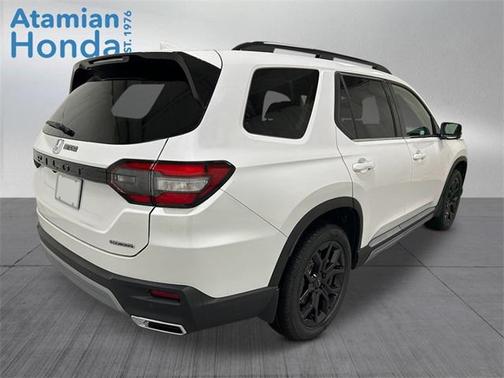 2025 Honda Pilot Touring 8-Passenger