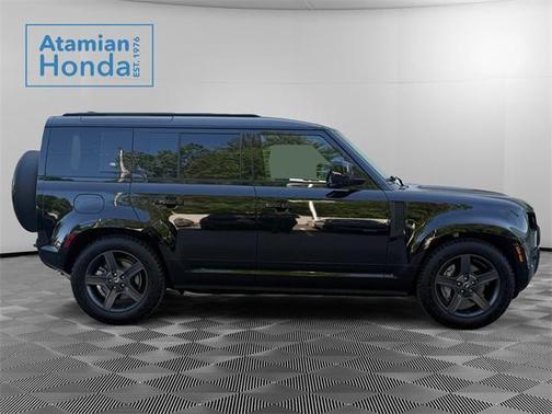 2024 Land Rover Defender 110 P400 X-Dynamic SE