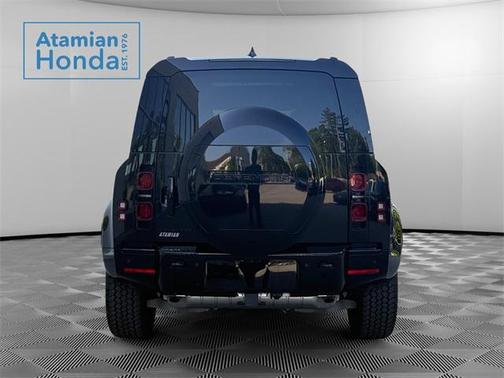 2024 Land Rover Defender 110 P400 X-Dynamic SE