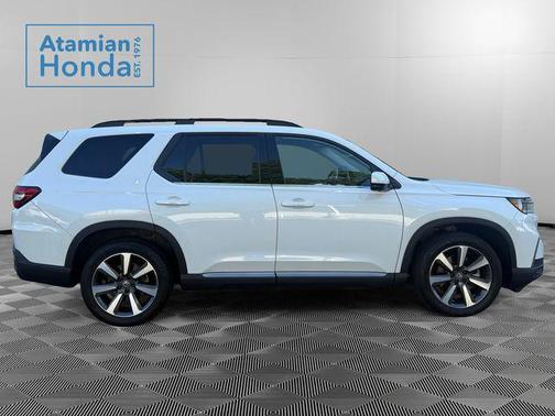 Platinum White Pearl 2023 Honda Pilot AWD Elite