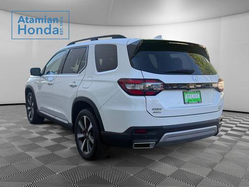 Platinum White Pearl 2023 Honda Pilot AWD Elite