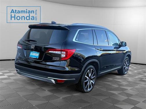 2022 Honda Pilot Touring 8-Passenger