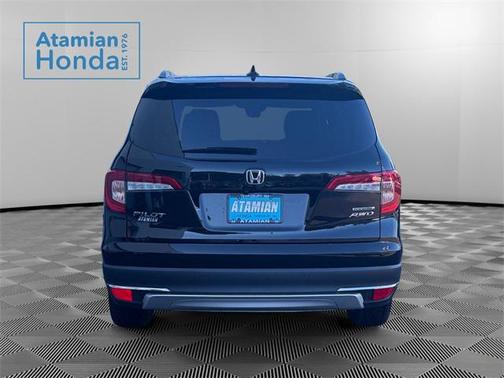 2022 Honda Pilot Touring 8-Passenger