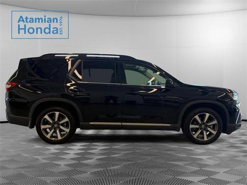 2023 Honda Pilot Touring 8-Passenger