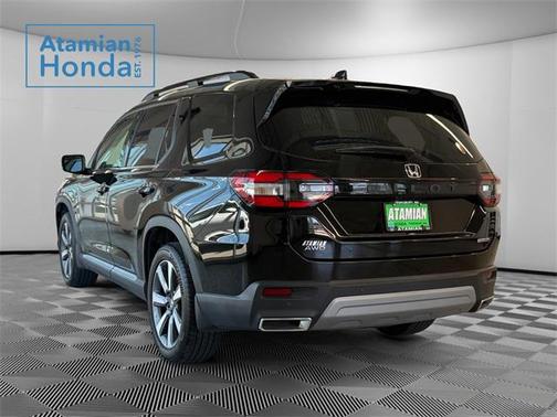 2023 Honda Pilot Touring 8-Passenger