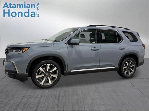 2025 Honda Pilot Touring 8-Passenger