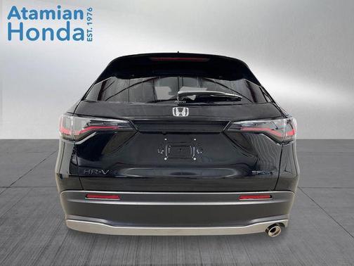 Crystal Black Pearl 2027 Honda HR-V Sport