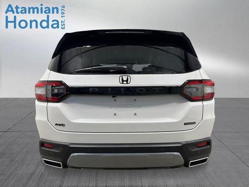 Platinum White Pearl 2026 Honda Pilot Touring 8-Passenger