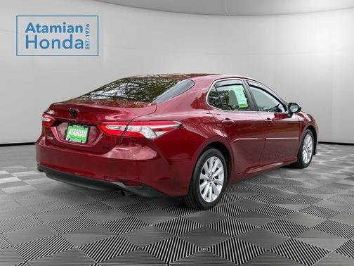 Pearl 2018 Toyota Camry LE