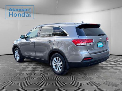 Titanium Silver 2017 Kia Sorento LX
