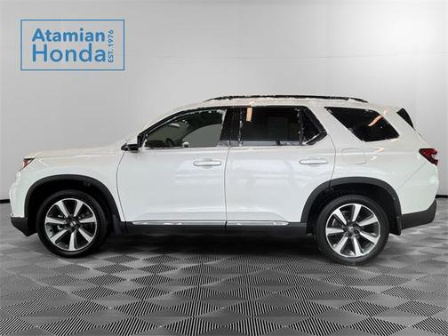 2023 Honda Pilot Touring 8-Passenger