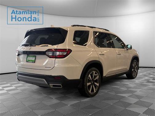 2023 Honda Pilot Touring 8-Passenger