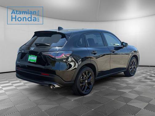 Crystal Black Pearl 2023 Honda HR-V AWD Sport