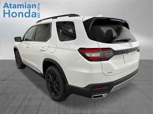 2025 Honda Pilot Touring 8-Passenger