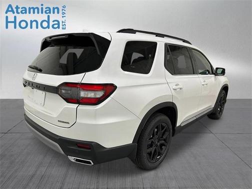 2025 Honda Pilot Touring 8-Passenger