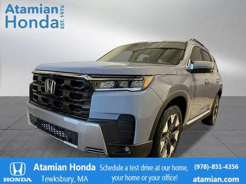 Sonic Gray Pearl 2026 Honda Pilot Touring 8-Passenger