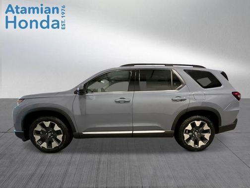 Sonic Gray Pearl 2026 Honda Pilot Touring 8-Passenger