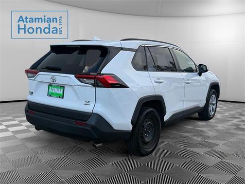 2020 Toyota RAV4 LE