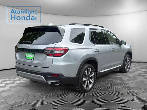 Lunar Silver Metallic 2023 Honda Pilot AWD Elite