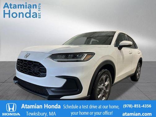 Platinum White Pearl 2026 Honda HR-V LX