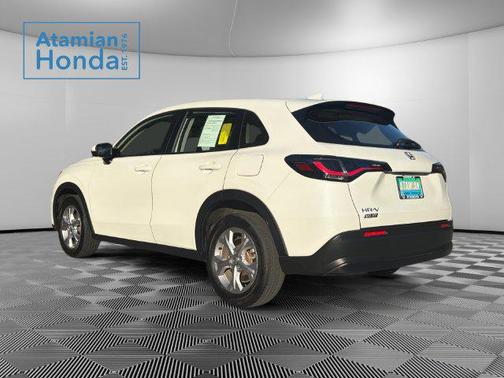 Platinum White Pearl 2024 Honda HR-V LX
