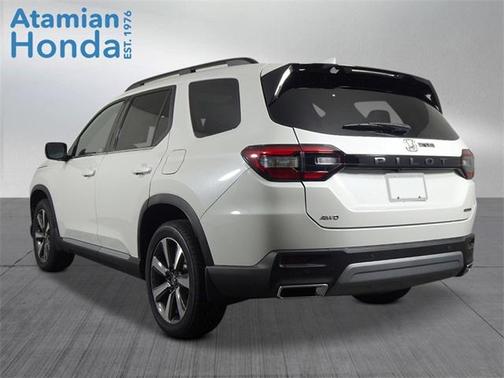 2025 Honda Pilot Touring 8-Passenger