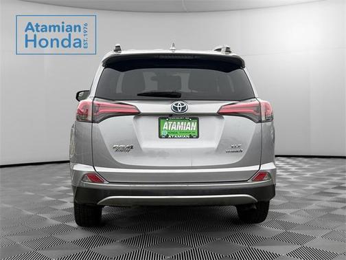 2018 Toyota RAV4 Hybrid XLE