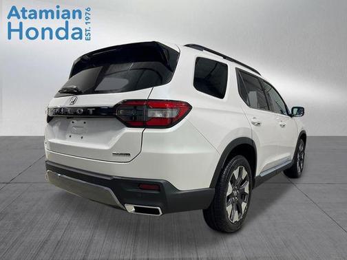 Platinum White Pearl 2026 Honda Pilot Touring 8-Passenger