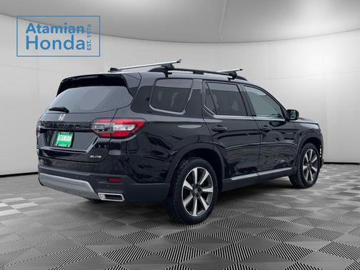 2023 Honda Pilot AWD Elite