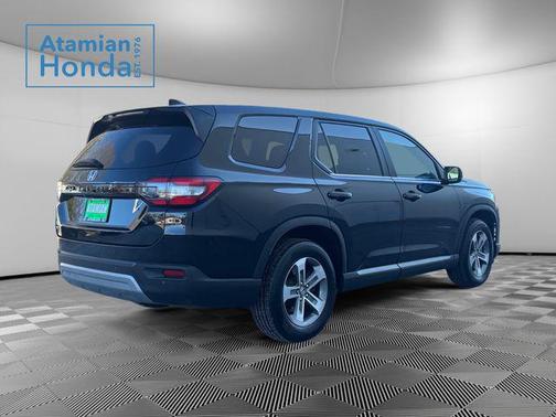 2023 Honda Pilot AWD EX-L 8 Passenger