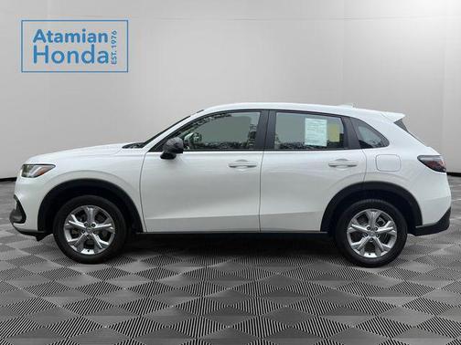Platinum White Pearl 2025 Honda HR-V LX