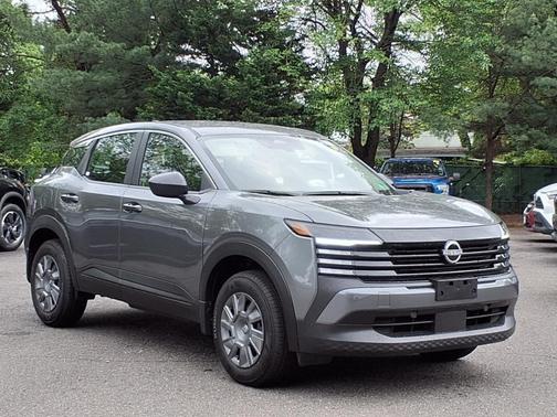 2025 Nissan Kicks S