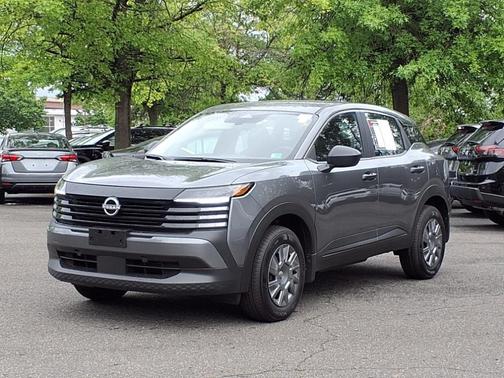 2025 Nissan Kicks S