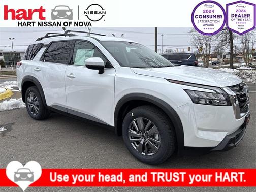2025 Nissan Pathfinder SV