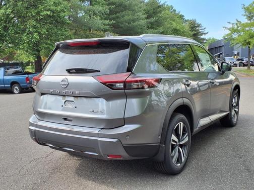 2025 Nissan Rogue SL