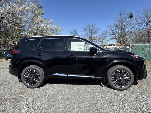 2025 Nissan Rogue Platinum