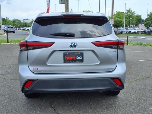 2023 Toyota Highlander Hybrid XLE