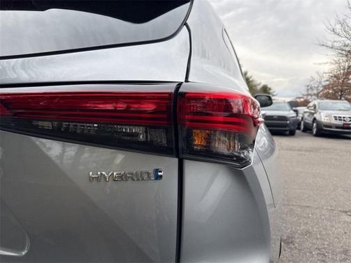 2023 Toyota Highlander Hybrid XLE