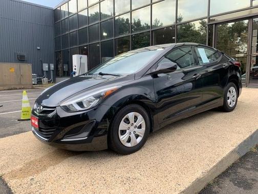 Photo 3 of 33 of 2016 Hyundai Elantra SE
