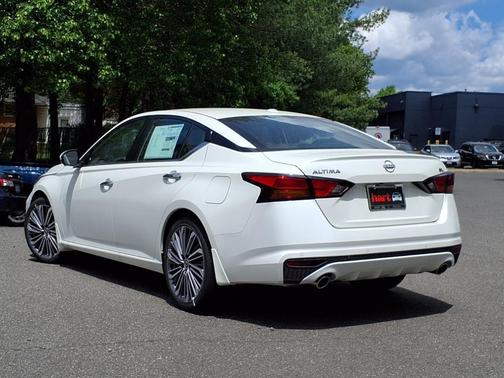 2025 Nissan Altima SL