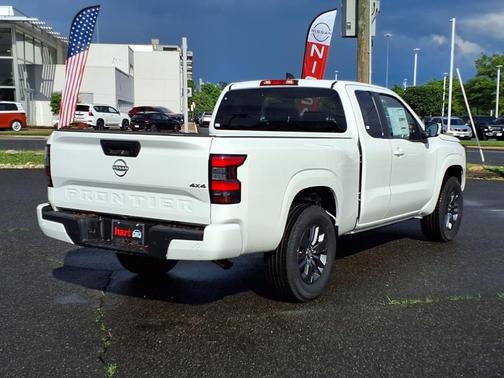 2025 Nissan Frontier SV