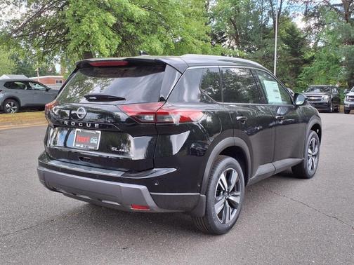 2025 Nissan Rogue SL