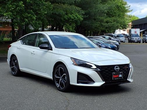 2025 Nissan Altima SR